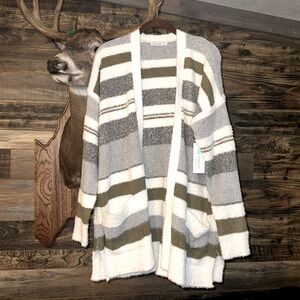 Pink Clover by stitch, fix cardigan size medium, oversized with pockets